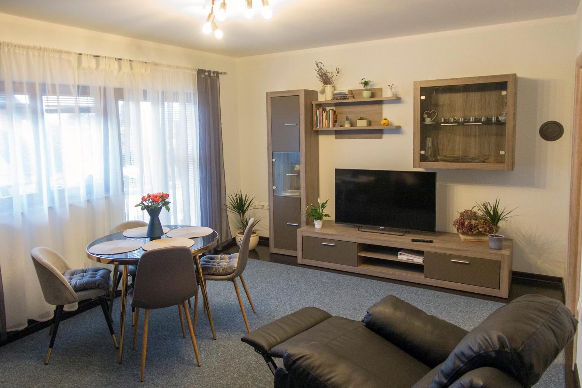 Apartment Garden Korana Карловац Экстерьер фото